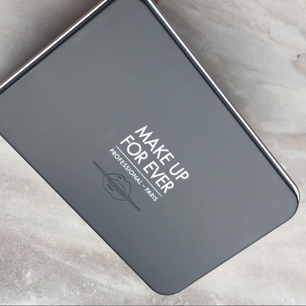 Makeup Forever R410 Matte Velvet Powder Foundation - Picture 5 of 7